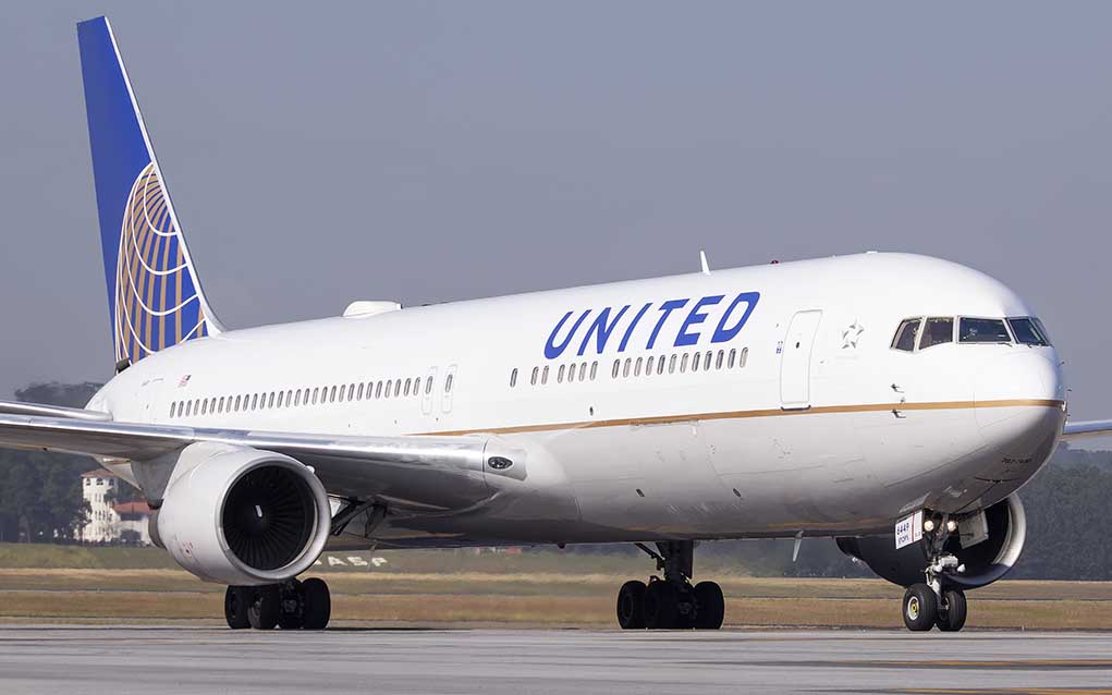 623296490 featured image United Airlines plane on the runway.